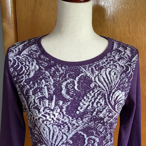 Tahari purple long sleeves top size S. Front design. Crew neckline - Picture 10 of 16